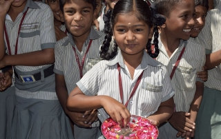 Instalación de una potabilizadora de agua en la Escuela Superior de Shaya Madha